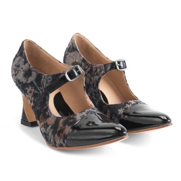 John Fluevog Shoes - John Fluevog Big Presence Malala Heels - sz 9.5
